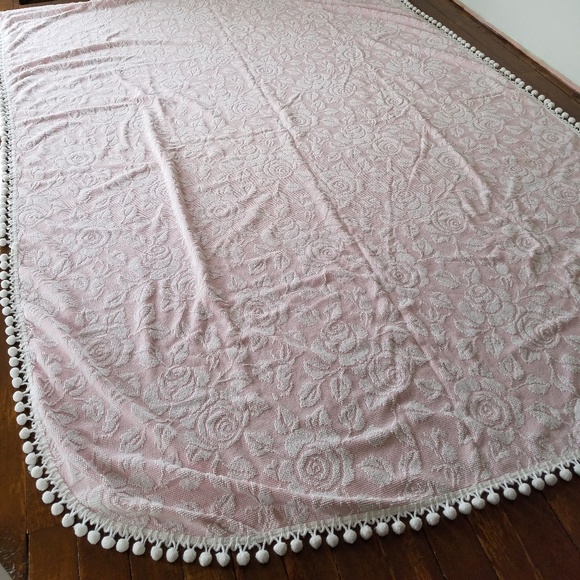 Blush pink chenille twin bedspread - Picture 5 of 8